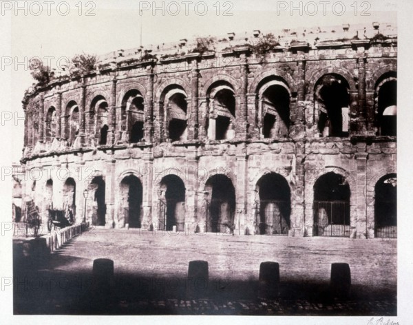 Baldus, Nîmes, Amphithéâtre romain