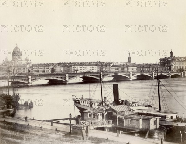 Russie, vue de Saint-Pétersbourg et la Neva