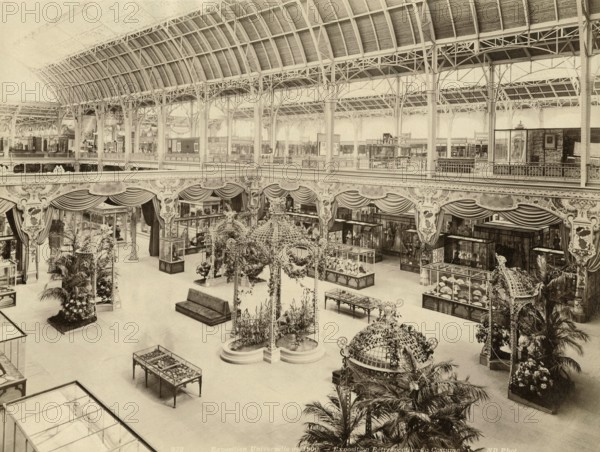 Paris. 1900 World Exhibition. Pavillon du costume.