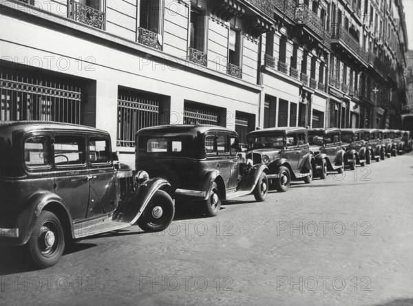 File de taxis à Paris