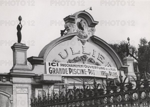 Opening of the biggest swimming pool and ice rink in Paris