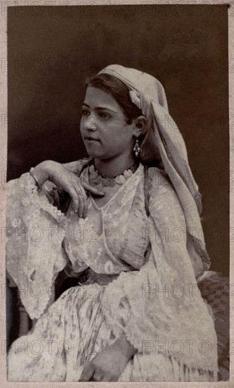 Portrait d'une jeune juive tunisienne