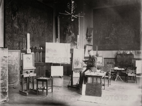Ernest Duez dans son atelier