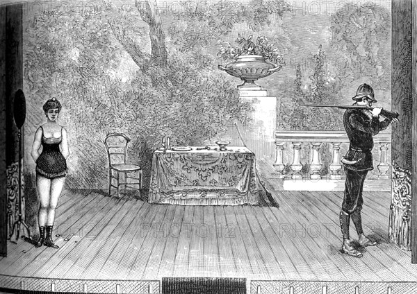 Tir américain à dos tourné