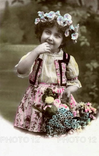 Fillette à la couronne de fleurs