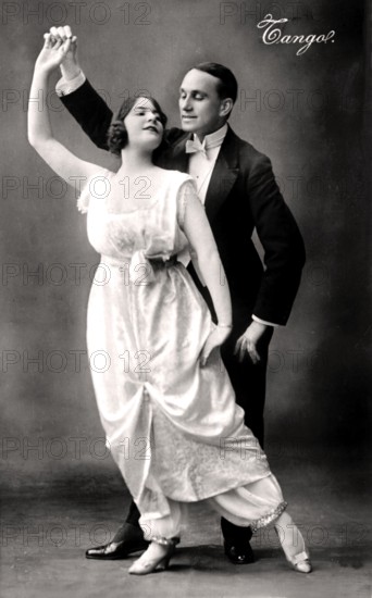 Le TANGO , danse