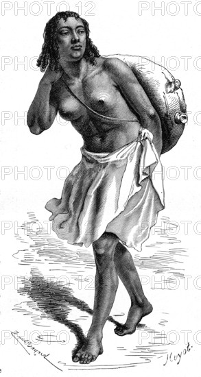 A water carrier woman in Eritrea