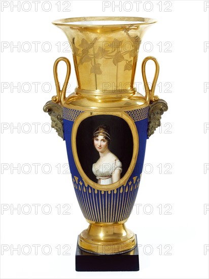 Vase orné du portrait de la reine Hortense