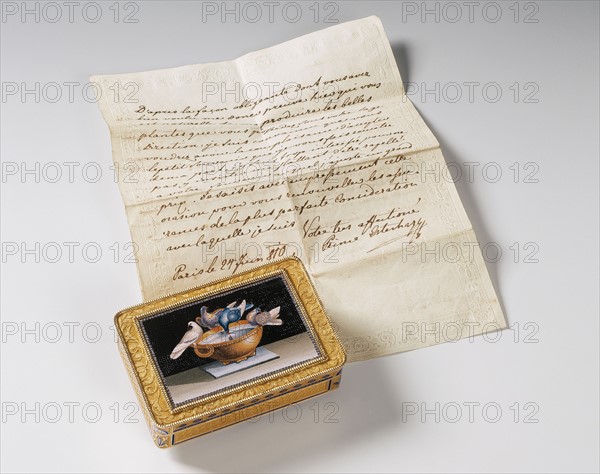 Boîte ornée d'une micromosaïque: colombes, accompagnée d'un billet du prince Esterhazy à André Thouin daté de 1810