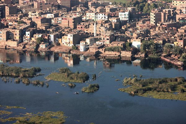 Vue aérienne du Nil entre Louxor et Assouan