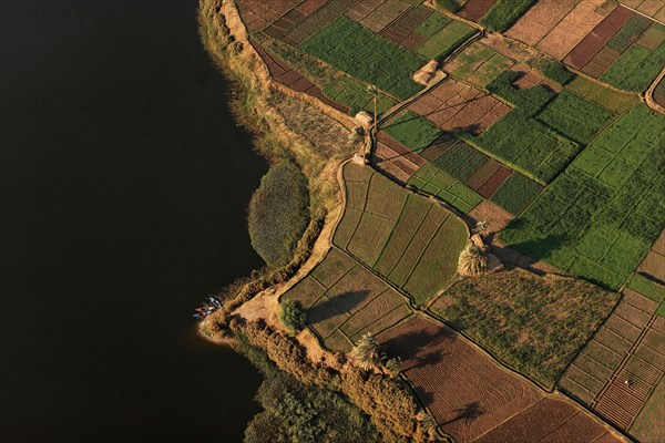 Vue aérienne du Nil entre Louxor et Assouan