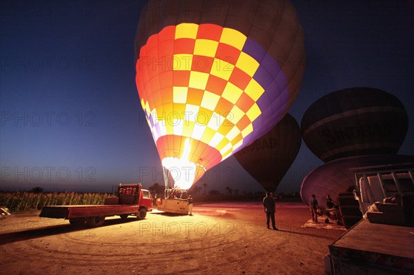 Montgolfières au-dessus de Louxor