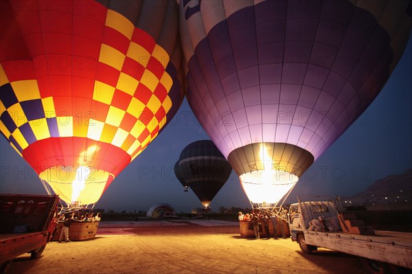 Montgolfières au-dessus de Louxor