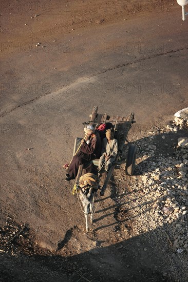 Scène de la vie quotidienne aux environs de Louxor