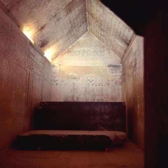 Sakkara, pyramid of Unas, wall of the sarcophagus chamber