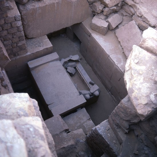 Abu Sir, Mastaba of Ptahchepses, sarcophagi of the overseer and his wife