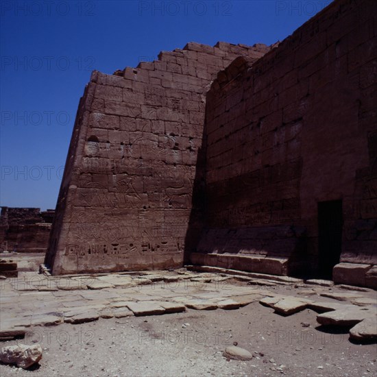 Medinet Habou, Temple de Ramsès III, face postérieure Nord du premier pylone, scène de combats