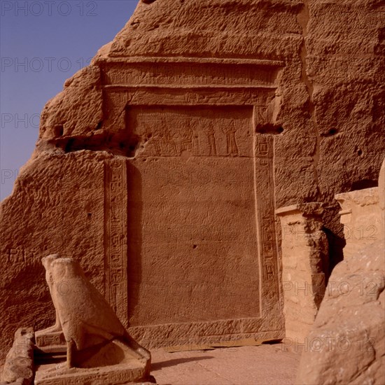 Abou-Simbel, Grand temple de Ramsès II. Stèle sur le côté Sud de la façade