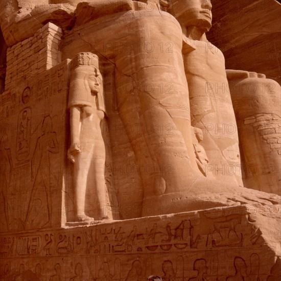 Abou-Simbel, Grand temple de Ramsès II. Façade côté Sud