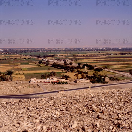 Thèbes, Aménophis III : lieu du temple de la rive Ouest