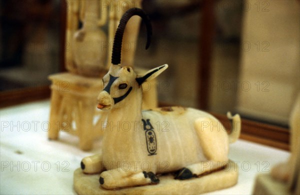 Objet de la tombe de Toutankhamon  : statuette de chèvre