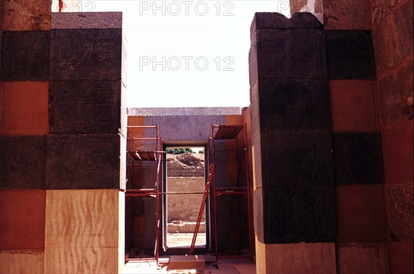 Chapelle rouge de Karnak restaurée