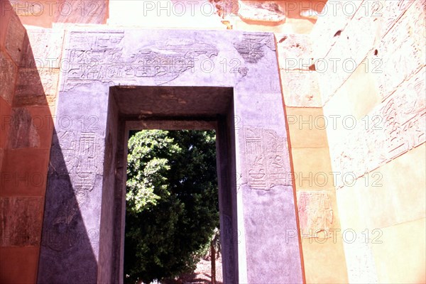 Chapelle rouge de Karnak restaurée