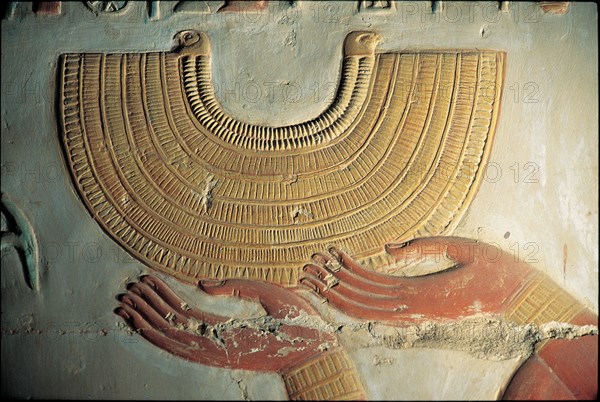 Abydos, Grand collier d'or, symbole de l'Ennéade