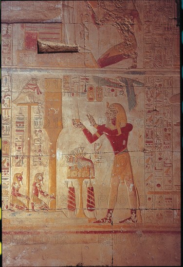 Abydos, Le roi faisant offrande à un sceptre
