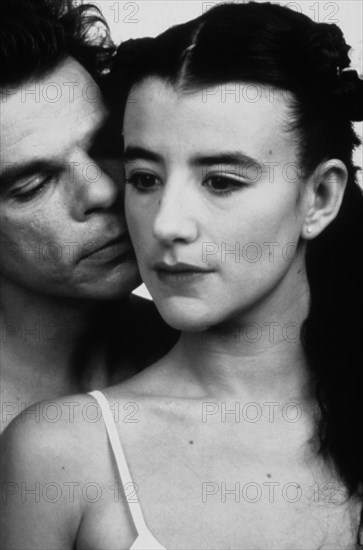 Denis Lavant and Romane Bohringer, 1995