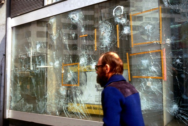 Window display in Kreuzberg, West-Berlin, 1984