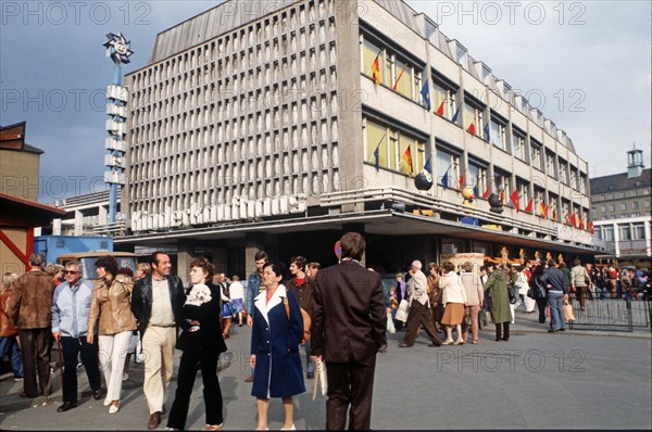 Daily life in East Germany in 1982