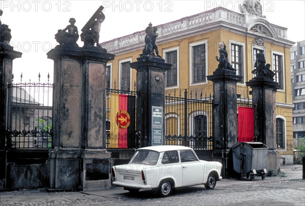 Daily life in East Germany in 1982