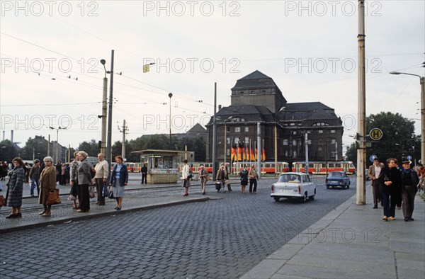 Daily life in East Germany in 1982