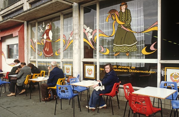 Daily life in East Germany in 1982