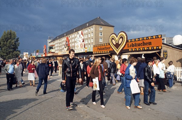 Daily life in East Germany in 1982