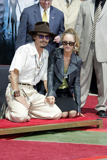 JOHNNY DEPP & VANESSA PARADIS
ACTOR & SINGER
JOHNNY DEPP, HAND PRINTS CEREM
CHINESE THEATRE, HOLLYWOOD LOS ANGELES, USA
16-Sep-05
LAO57423