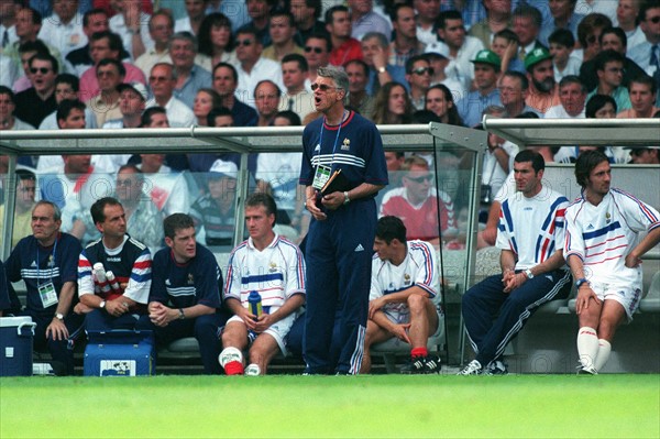 AIME JACQUET & FRANCE BENCH
FRANCE V DENMARK
24/06/1998
DJ92G1AC