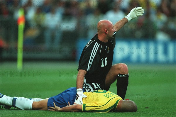 Fabien Barthez et Ronaldo