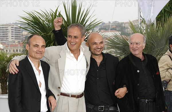 C'EST DUR D'ETRE AIME PAR DES CONS PHOTOCALL, CANNES FILM FESTIVAL 2008