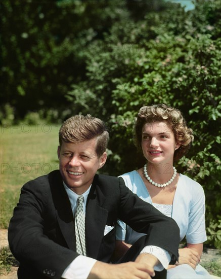 JOHN F. KENNEDY & JACQUELINE KENNEDY