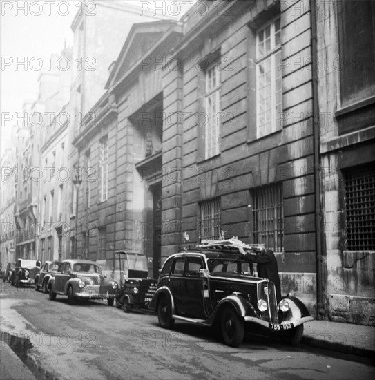 The Hôtel Lambert, rue Saint-Louis-en-L'Ile