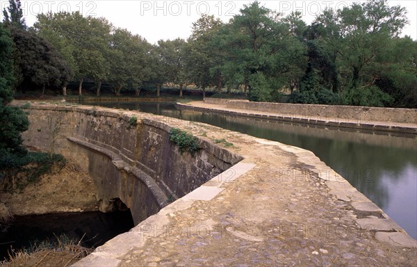 Paraza, Le Répudre bridge