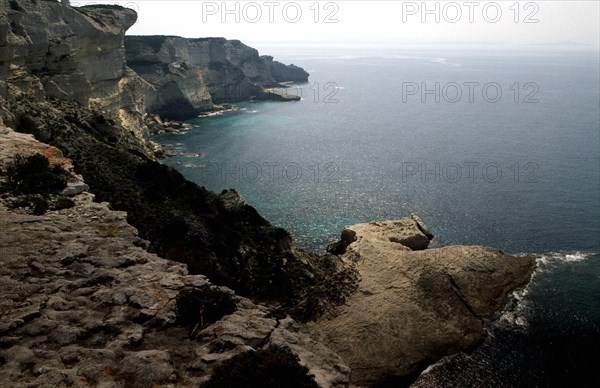 Vue de l'ancienne batterie vers Capo Pertusato