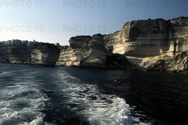 Bonifacio, in the foreground, on the right, the Roi d'Aragon stairs