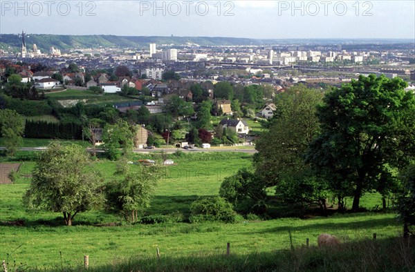 Vue du haut du vallon nord, en contrebas du Centre Universitaire, en direction de Rouen