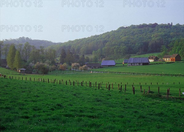 View from the D104 towards the Val-au-Cesne