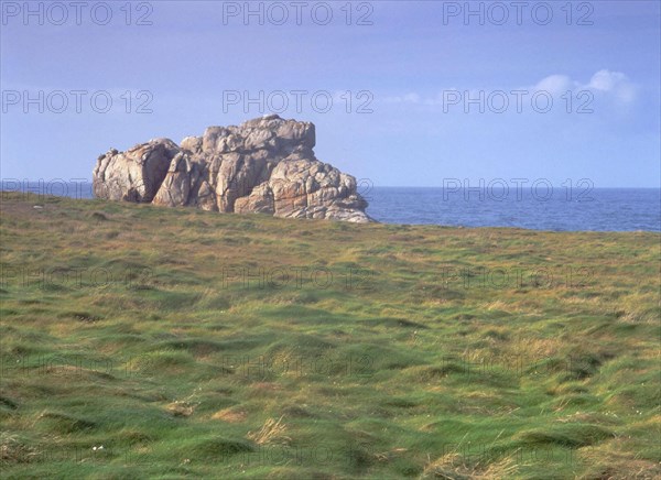 Ile d'Yock, vue du sud. Pleine mer