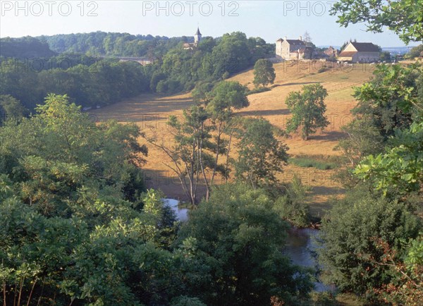 Vue de la route de Précy-le-Moult aux bois de Chasseigne en direction du sud