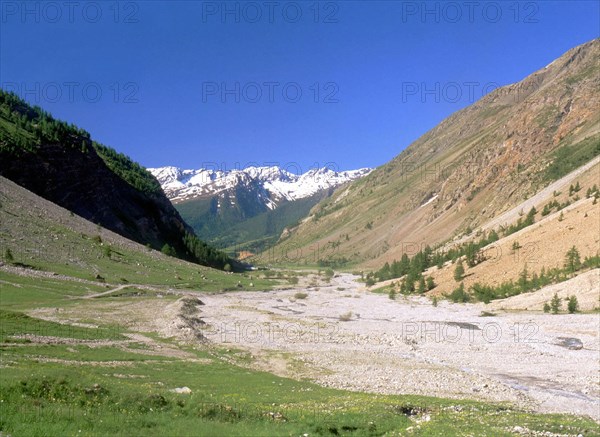 Vallon de l'Eychauda vu de la piste menant au lac de l'Eychauda